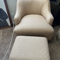 Chair W/ Ottoman 