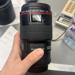 Canon 100 Macro USM 2.8
