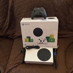 Xbox Series S and Elite Series 2 Controller