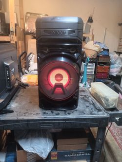 LG Xboom RNC5 wireless party speaker system