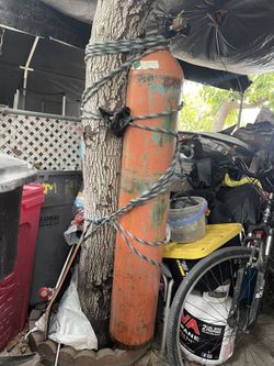 Helium tank