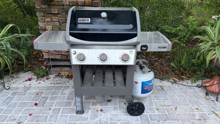 Weber Genesis Spirit II 3-Burner Propane BBQ