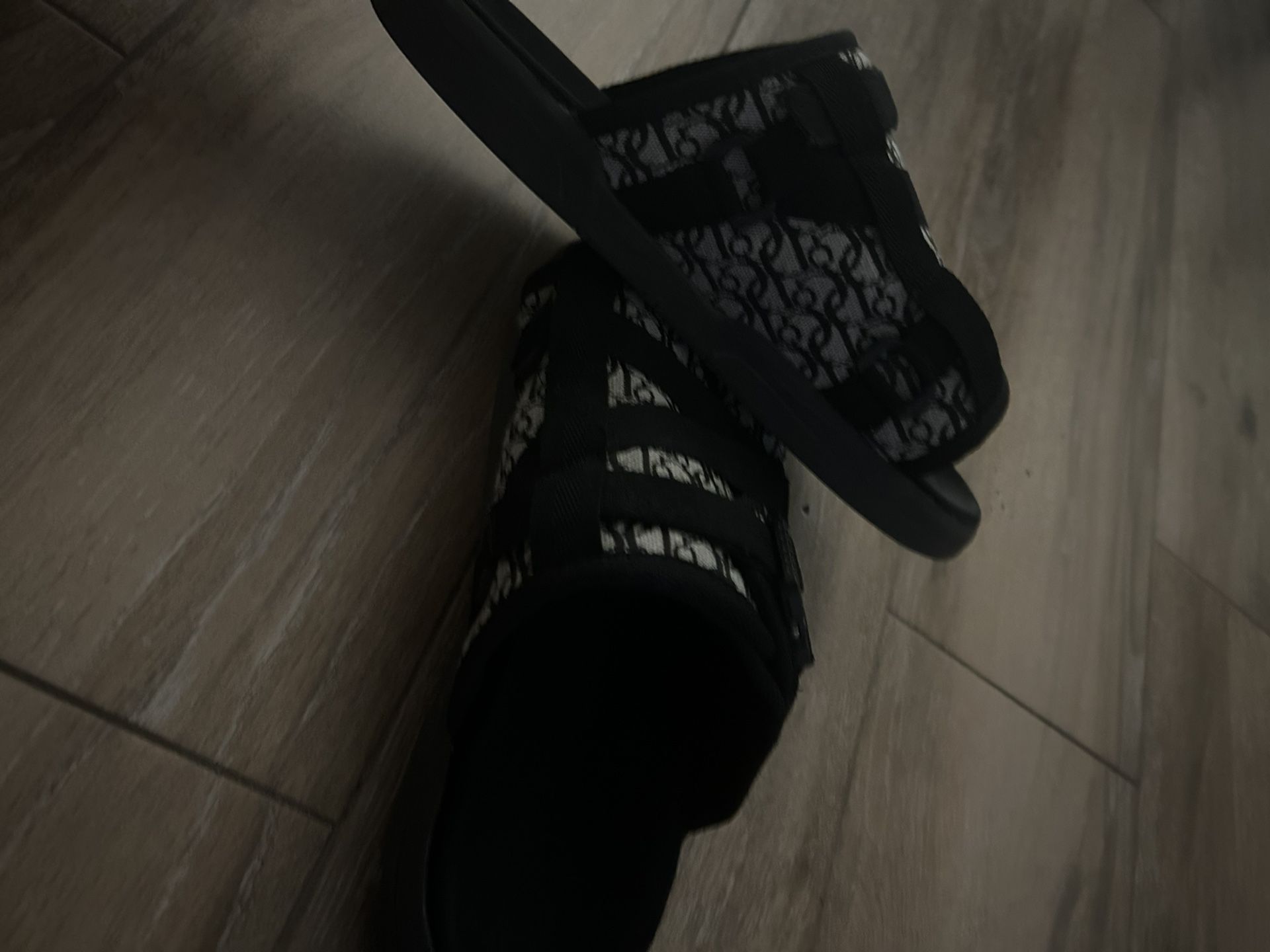 Jaquard Draco Slides Size 11-12