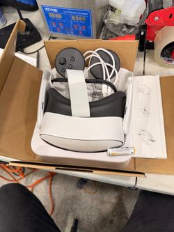 Meta Quest 3S VR Headset with Controllers