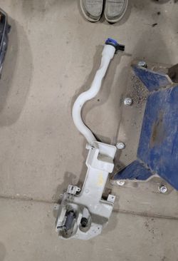 2017 Ford Transit Windshield Wiper Tank