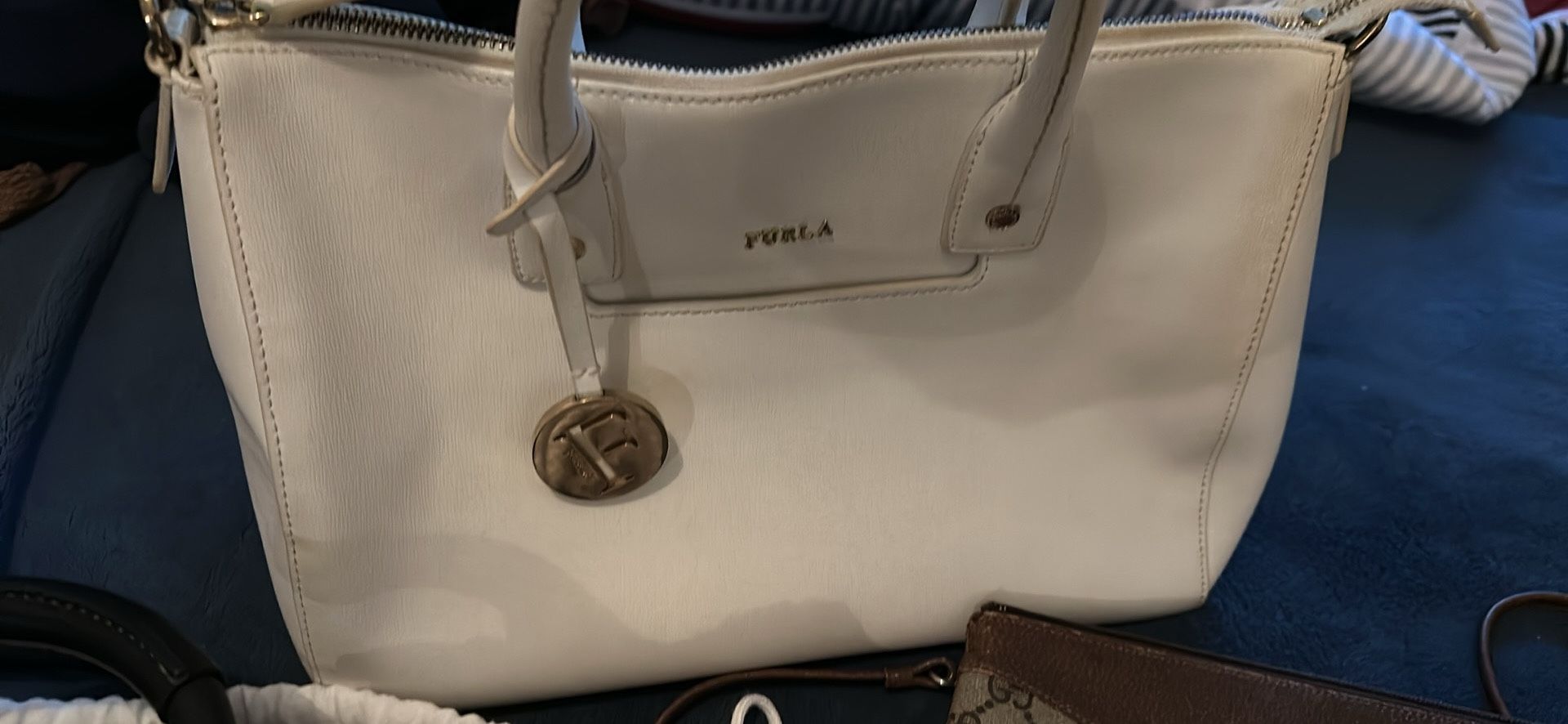 Women’s White bag 