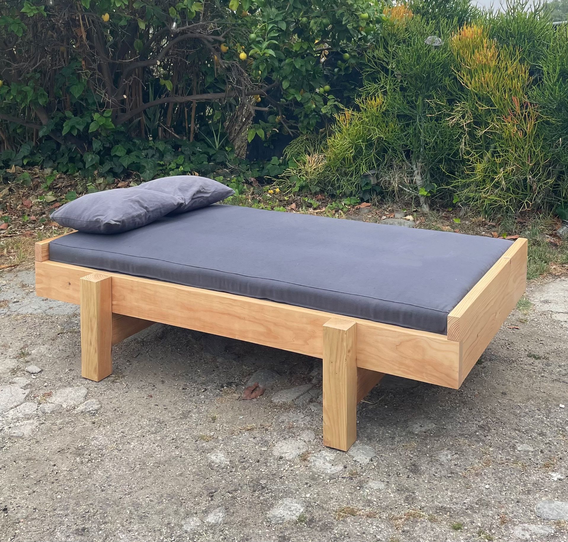Mid Century Modern Daybed / Couch