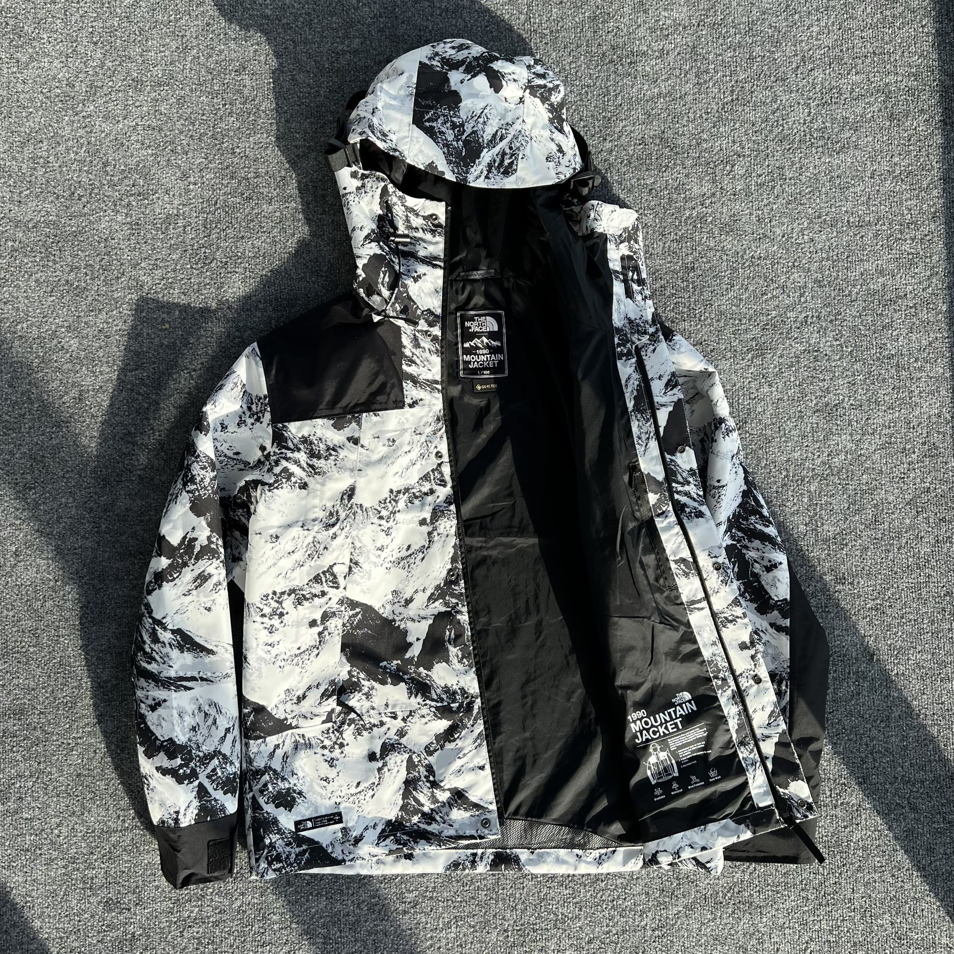 The North Face white label gtx 1990 snow mountain jacket Size 