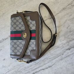 Authentic Gucci GG Supreme Web Stripe Crossbody – Brand New!