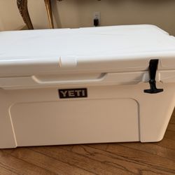 Yeti Tundra 75 White Cooler