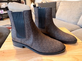 MK Signature Ankle Boot -Size 11