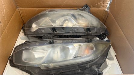 2017 Honda Civic headlights