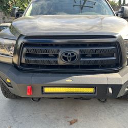 GRILL TOYOTA TUNDRA