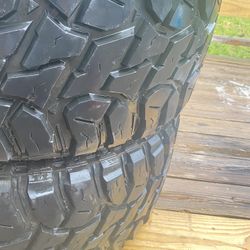 33x12.50R20LT 