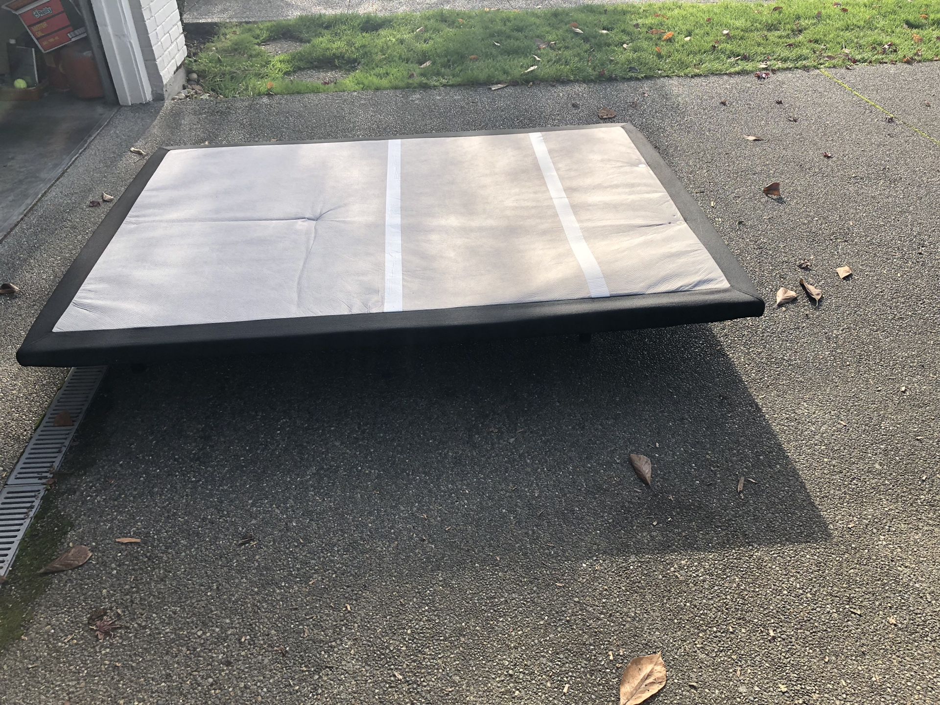 Linak QueenSize adjustable bed base with remote control for Sale in