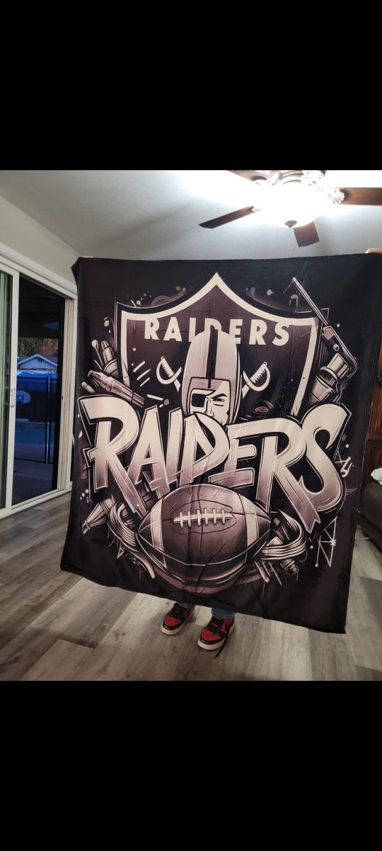 Las Vegas Raiders Blanket Throw Size 54"x64" Brand New