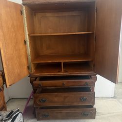 Armoire solid wood. Very good condition