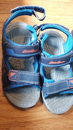 Kids size 1 boys sandals $5