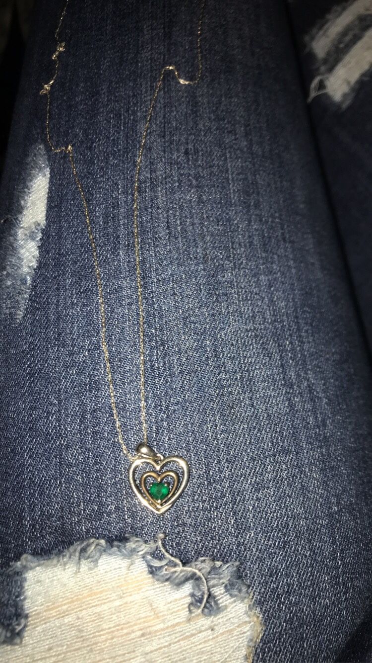 Silver chain silver heart with emerald pendant