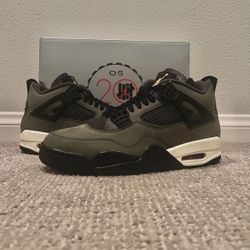 DS Undefeated Jordan 4 Size 9