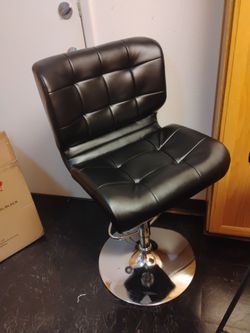 Lift chair or barber chair stool