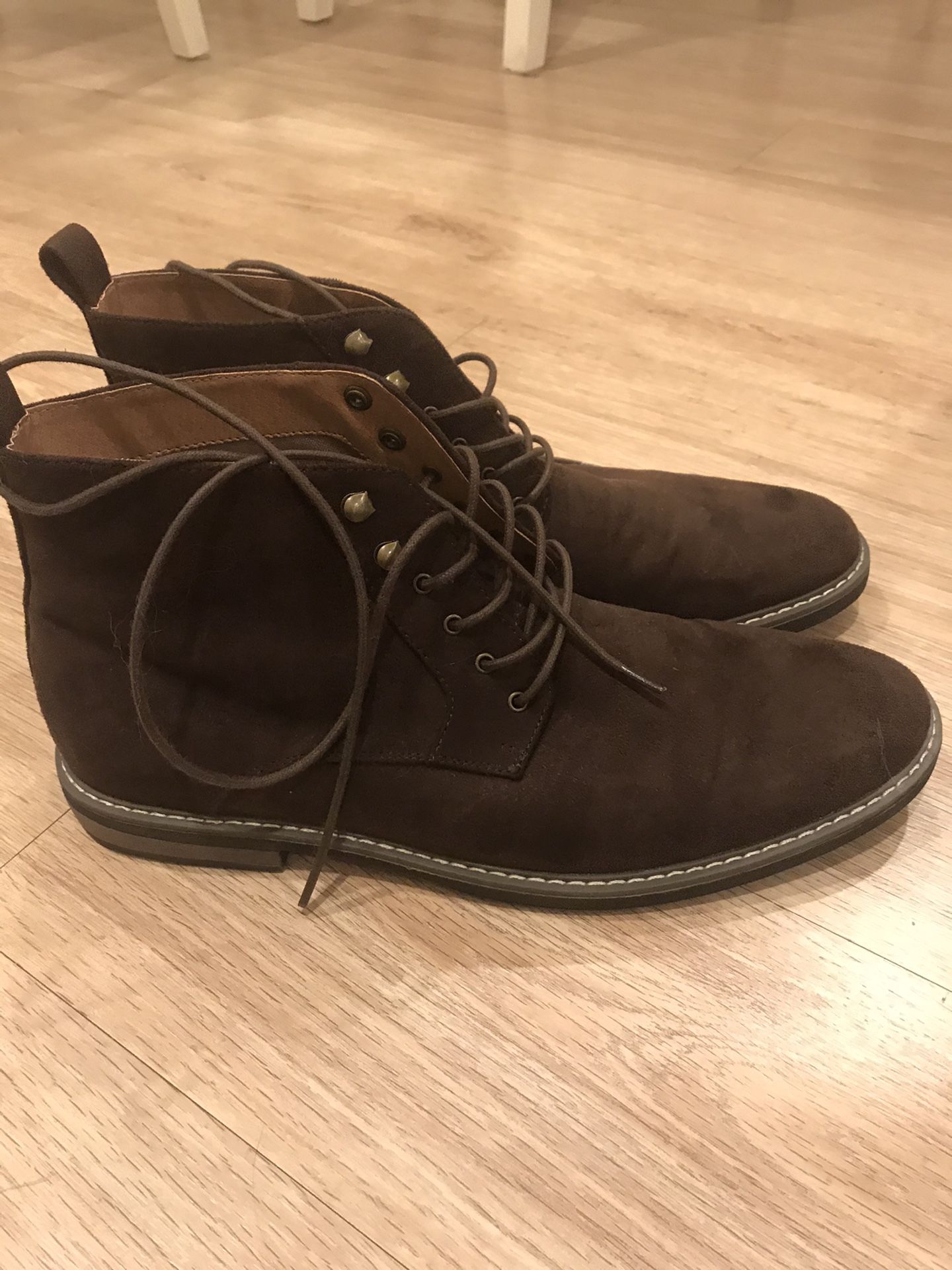 Brand new suede leather boots size 9