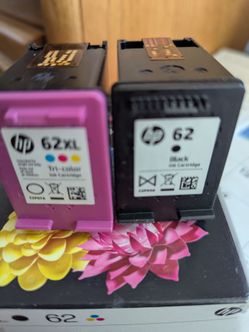 62XL tri color ink cartridge  and 62 black ink cartridge