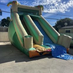 Water Slide Jumper 