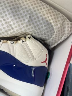 Air Jordan 11 Rare Air Size 8.5