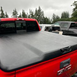 Undercover Elite Tonneau Cover For 2014 Through 2018 GMC Sierra 6.5’ Box Stock #9125