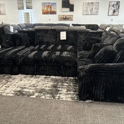 All-in-One Comfort! Black Corduroy Sectional – $1,799 🖤🛏️🛋️