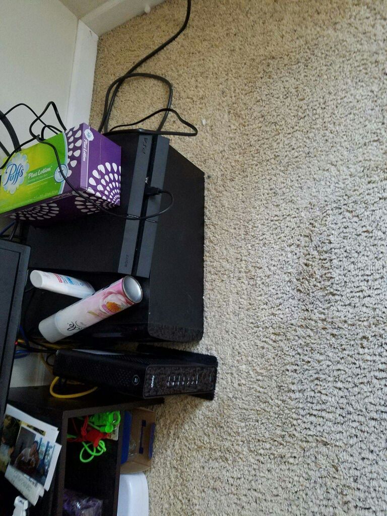 Play station 4 with 4 controllers