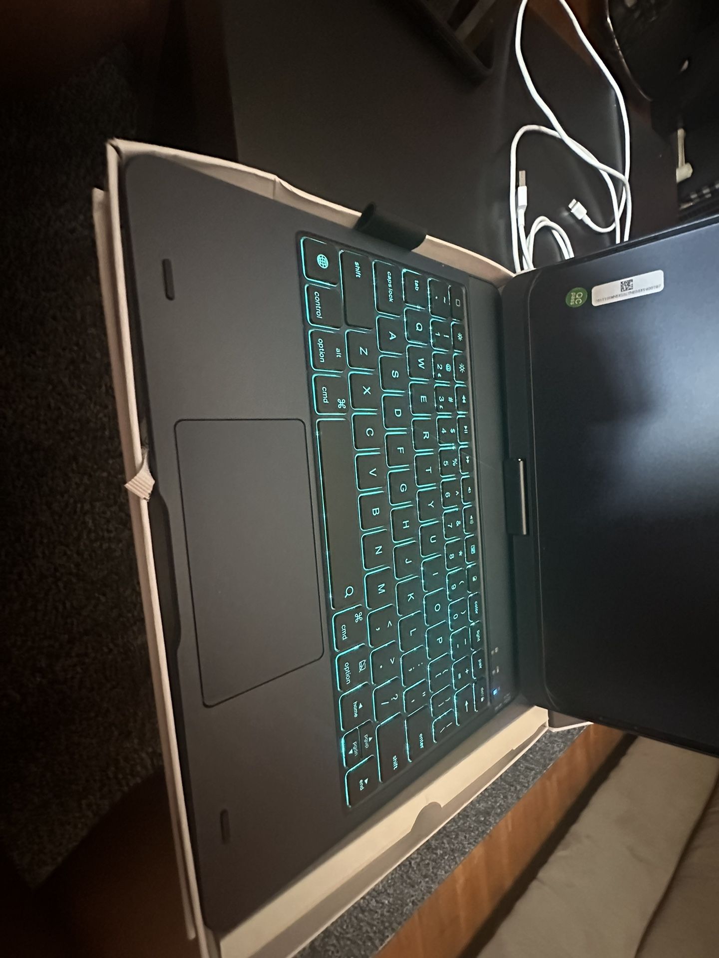 IPAD 11 Inch Keyboard Case.