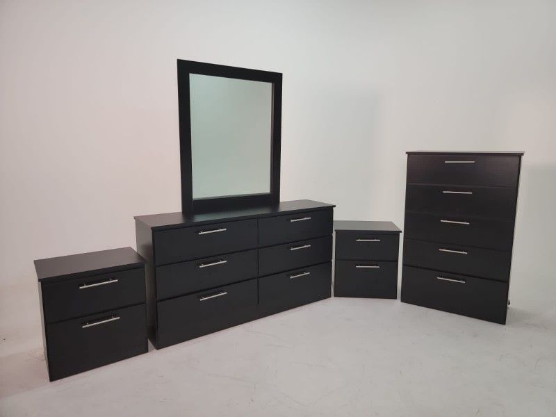 Dresser With Mirror Chest And Two Nightstand // Cómoda Con Espejo Gavetero Y Dos Mesitas De Noche