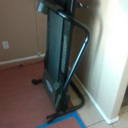 Weslo Cadence 200cs Foldable Treadmill 