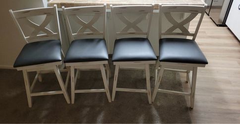 4 Wood stools