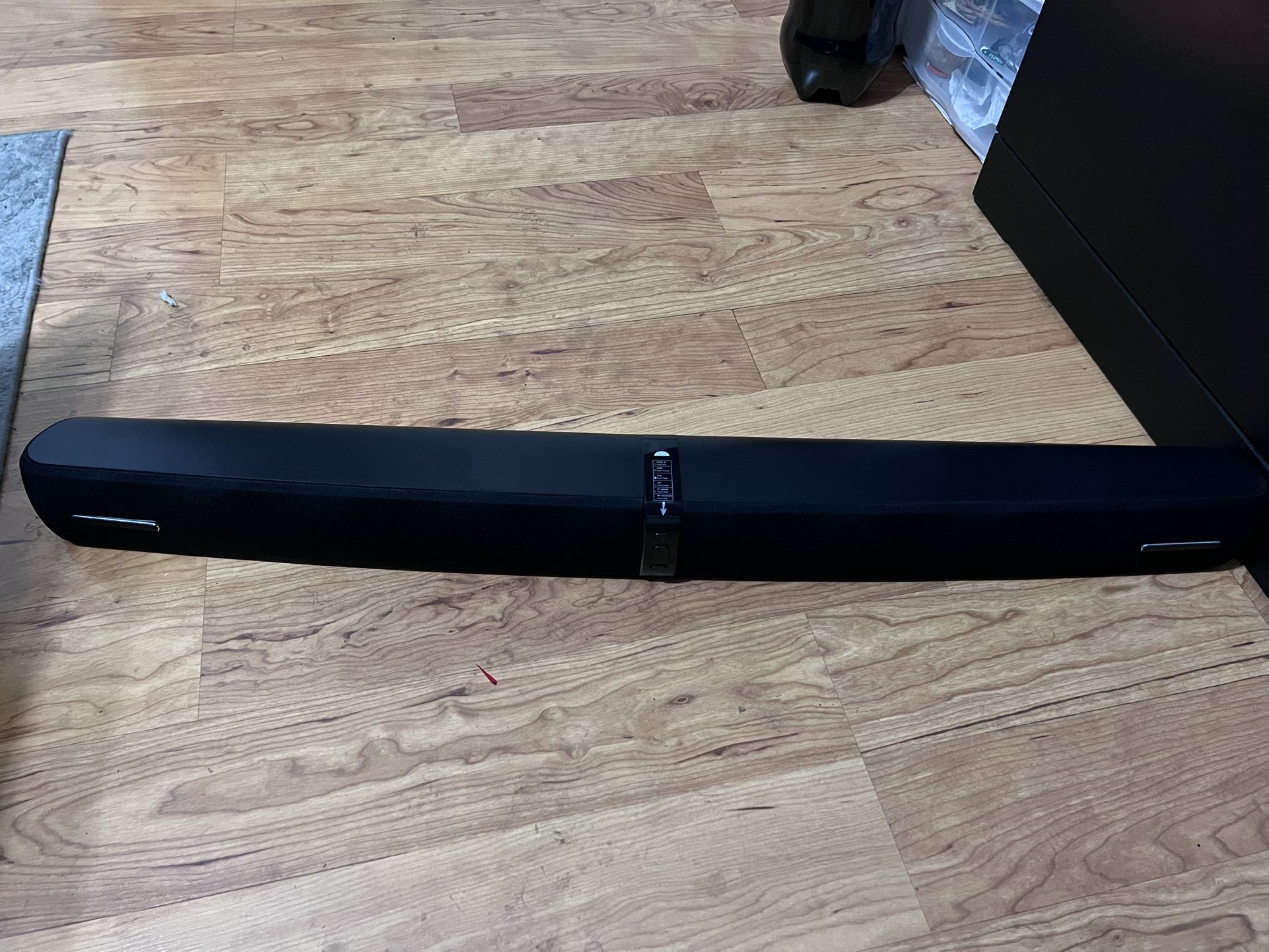 Soundbar Splits Into Two Speakers