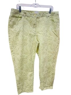 Chico's Tapered Ankle Capri Pants Pale Green Size 3 (16-16 Extra Large)