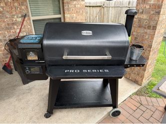Pit Boss Pro Series 1600 Wood Pellet Grill and Smoker