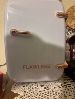 Refri pequeño para maquillajes