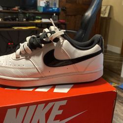 Court Visions 8.5 Little Used (send Offers )