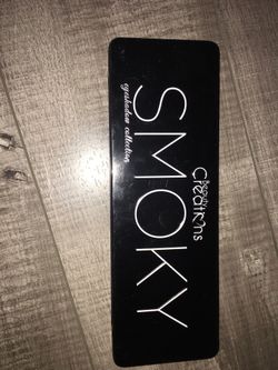Smoky make up pallet
