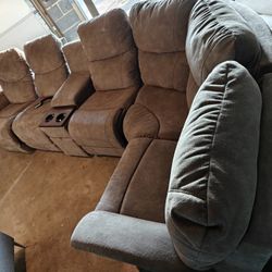 LA Z BOY Sectional 