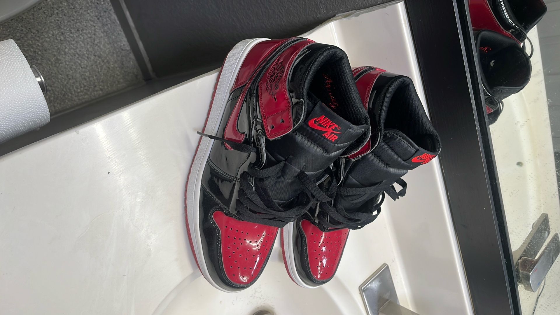 Jordan 1s Patent Bred Sz 8.5men