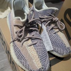 Yeezy 350 V2