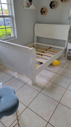 Full side Bedroom Set..