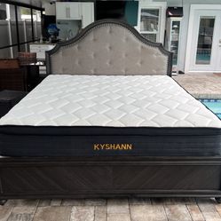 Beautiful California King size bed, mattress and boxspring included. Like new. Wood and fabric. I can deliver for an additional cost. 