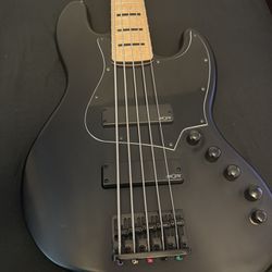 Squier Contemporary 5 String Bass