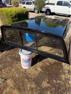 Camper shell