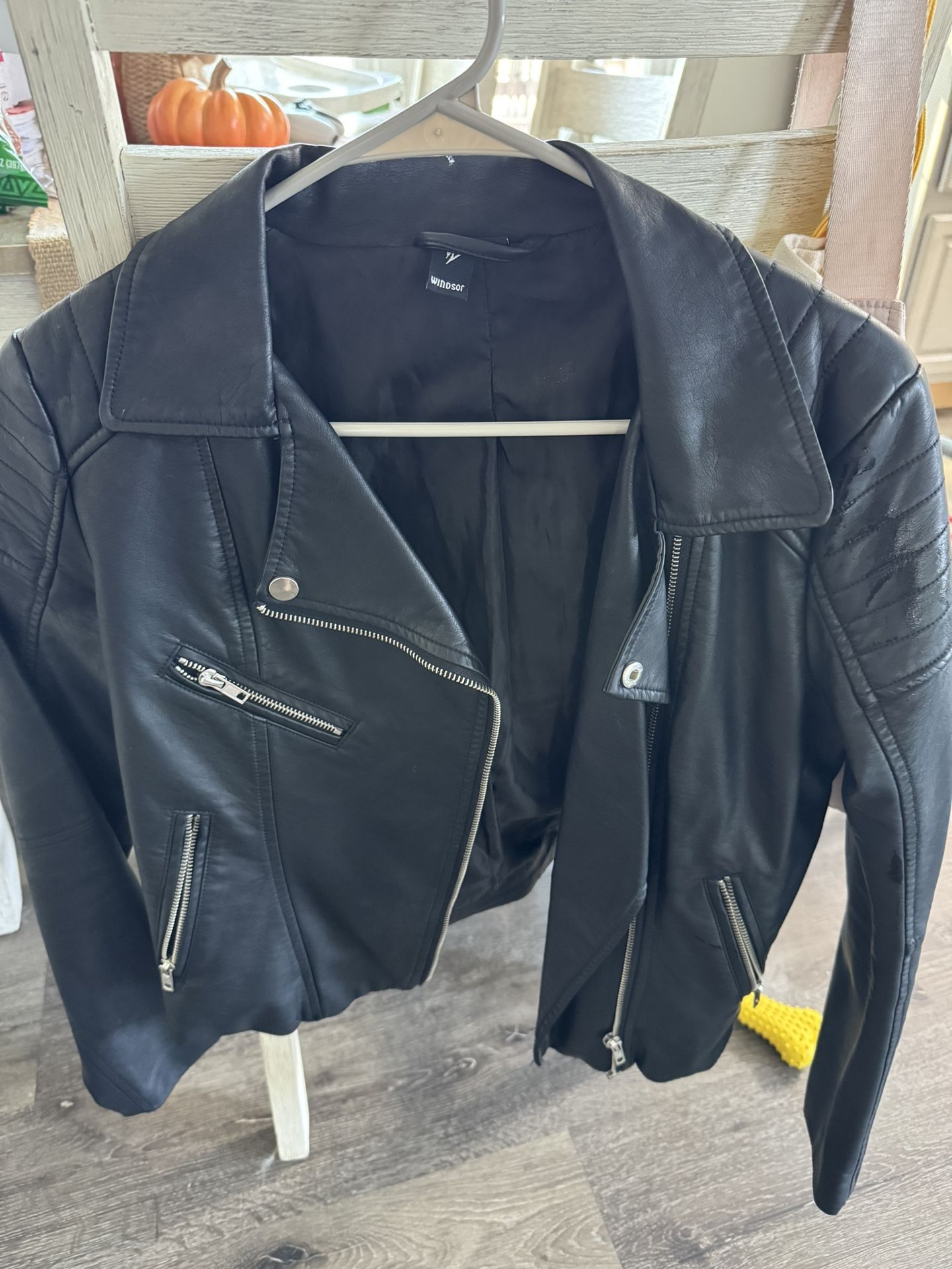 Women’s leather jacket